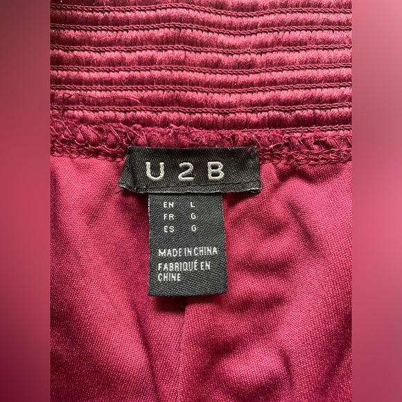 U2B Red Wine Lace Shorts - Picture 2 of 2